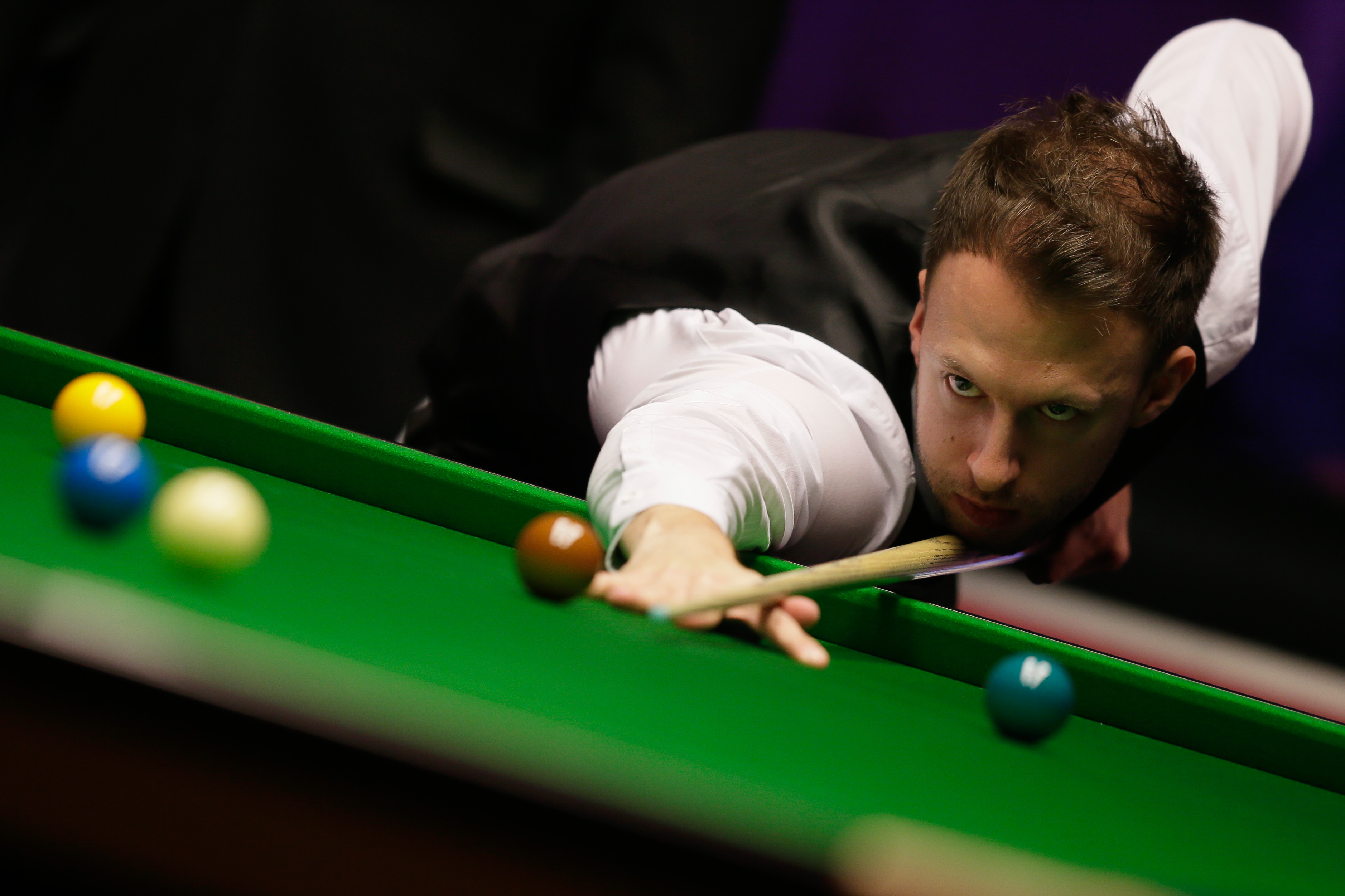 对方防线出 对方防线出