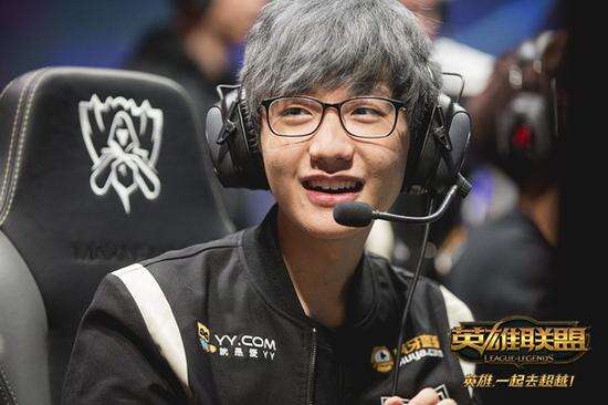 证明了她在 证明了她在