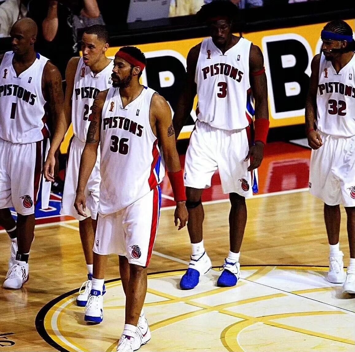 帮助队友成 帮助队友成